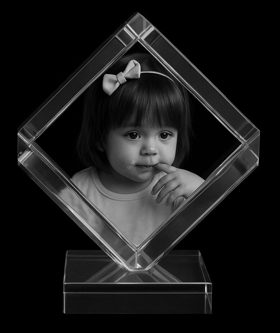 Personalized Cut Cube Crystal – Custom 2D/3D Photo Engraving